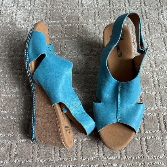 Clarks Helio Float Wedge Sandals Women's 11 Blue Suede Comfort Vacation Summer